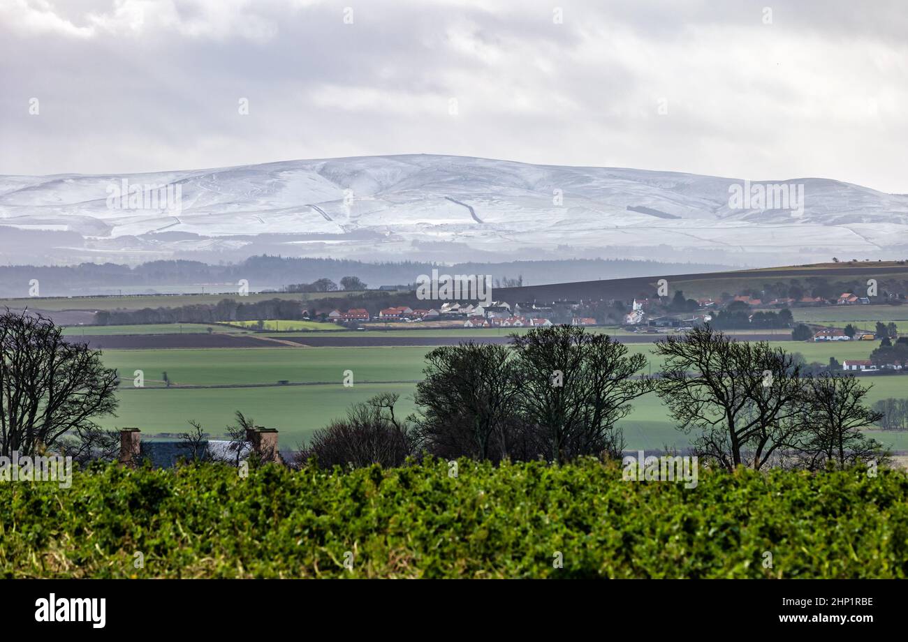 East Lothian, Scotland, United Kingdom, 18th February 2022. UK Weather: snow on Lammermuir Hills.Most of East Lothian had only a dusting of snow overnight, but the hills on the border with the Scottish Borders had more Stock Photo