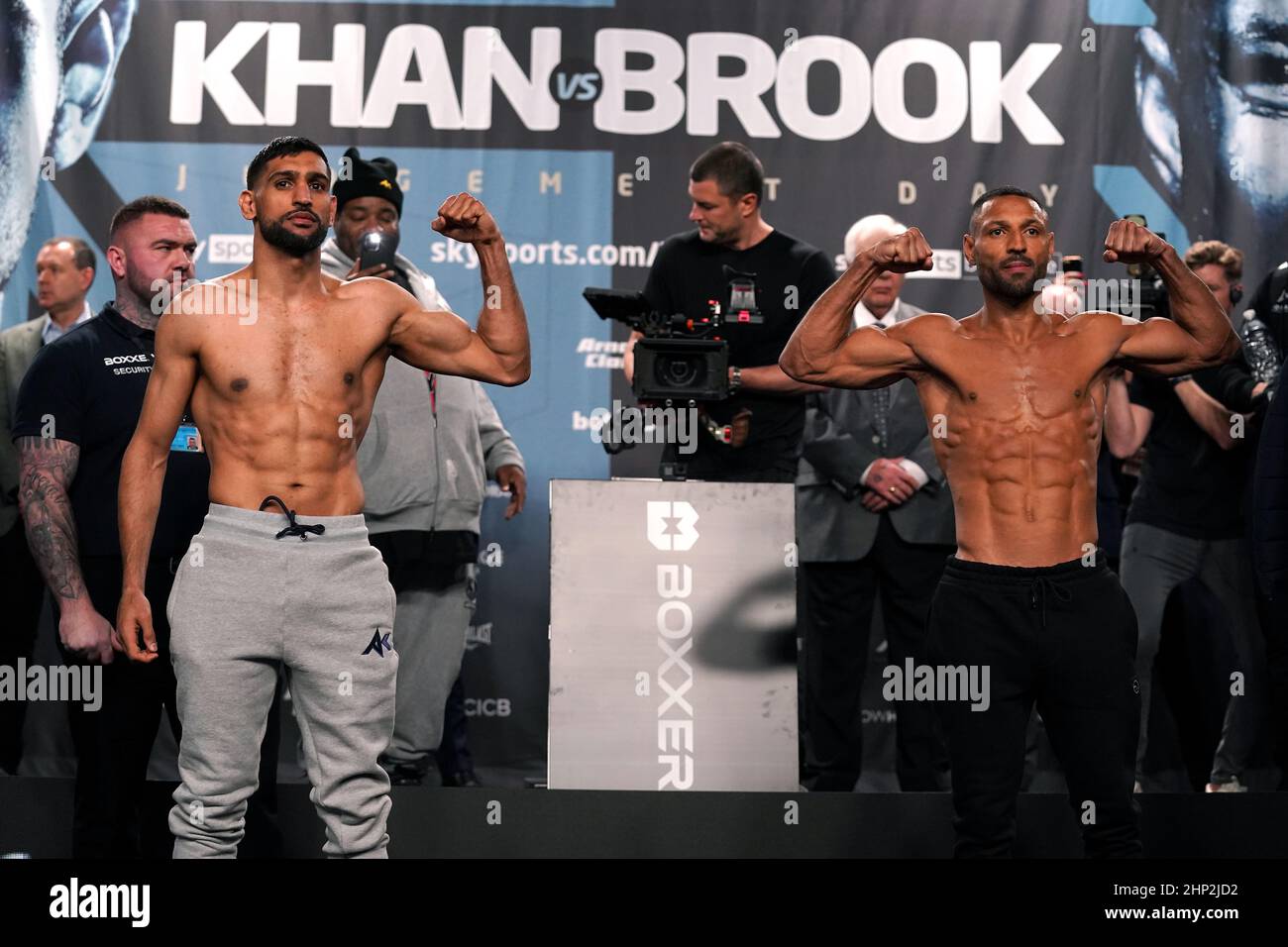 Boxing weigh in amir khan hi-res stock photography and images
