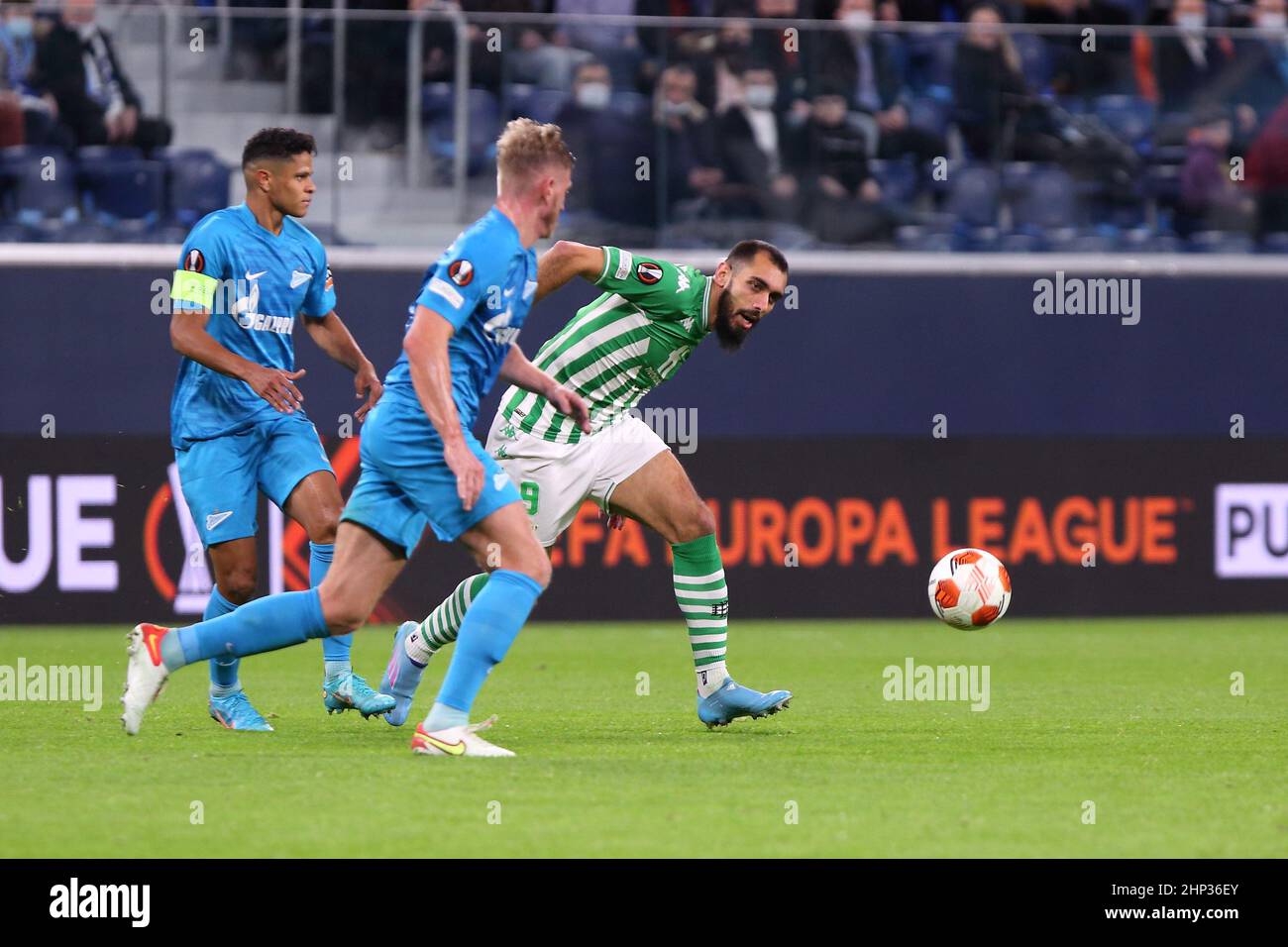 Borja Iglesias of Real Betis, left, and Miha Blazic of Ferencvaros TC vie  for the ball during the Europa League group G soccer match between Ferencvaros  TC and Real Betis in Groupama