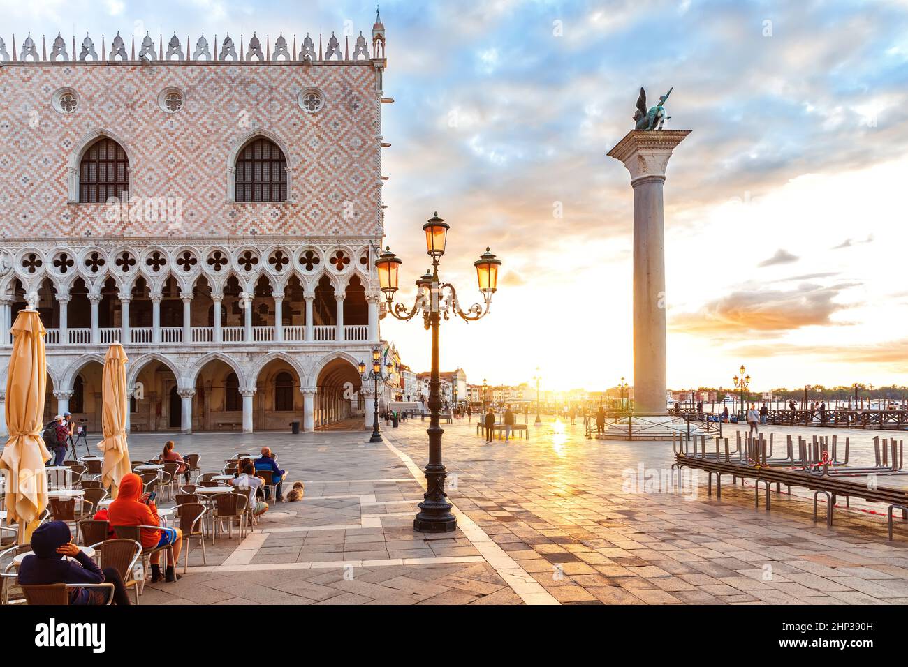 Sunrise view doges palace hi-res stock photography and images - Alamy