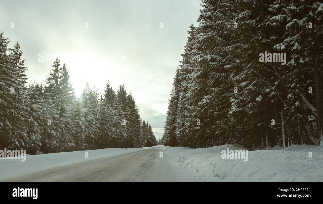 Bright and sunny driving conditions hi-res stock photography and images ...