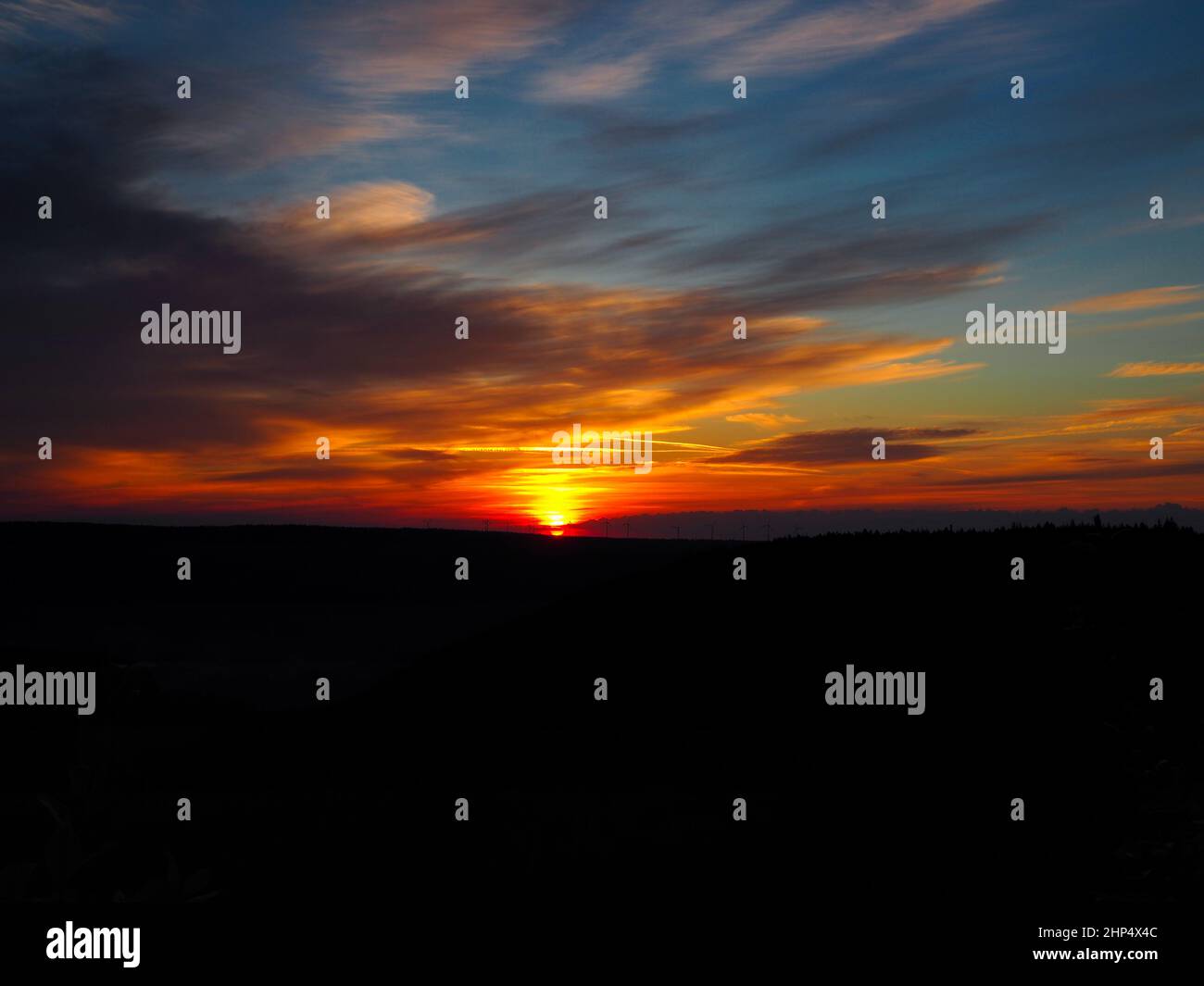 Golden sun beam hi-res stock photography and images - Alamy