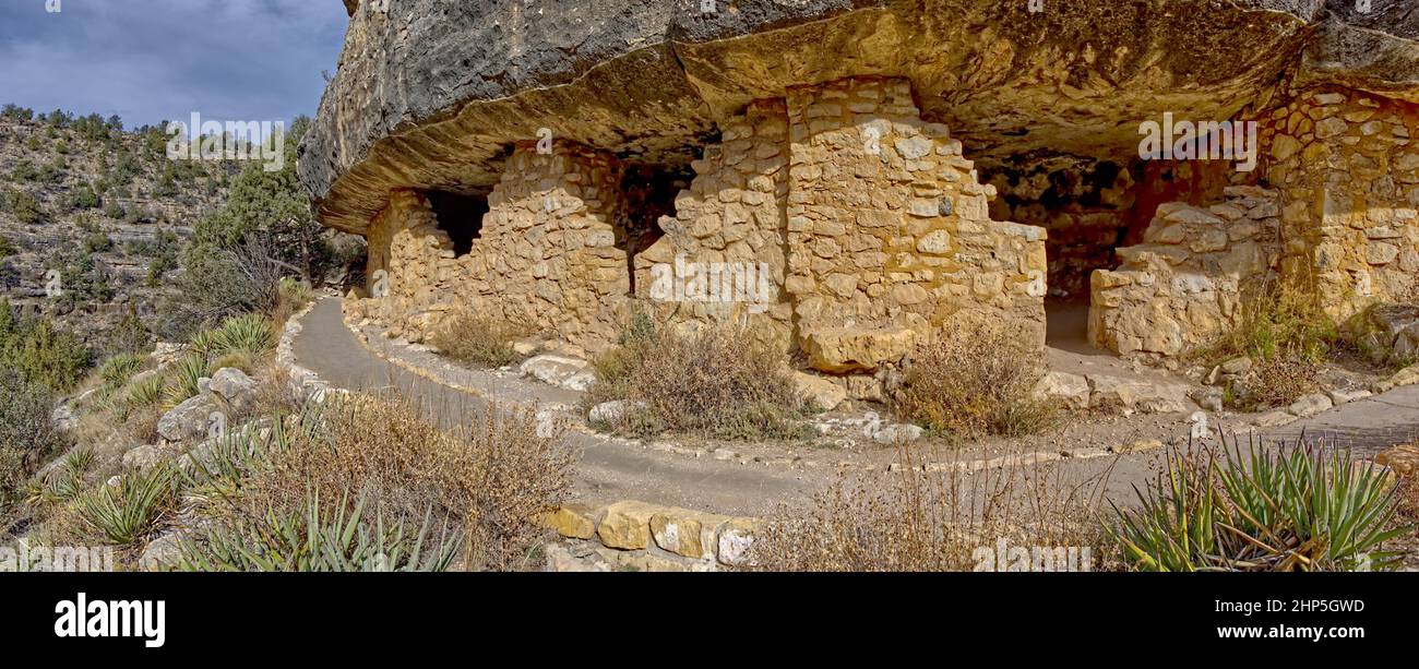 Sinagua Great House in Walnut Canyon National Monument Arizona. The ruins are managed by the National Park Service. No property release needed. This p Stock Photo