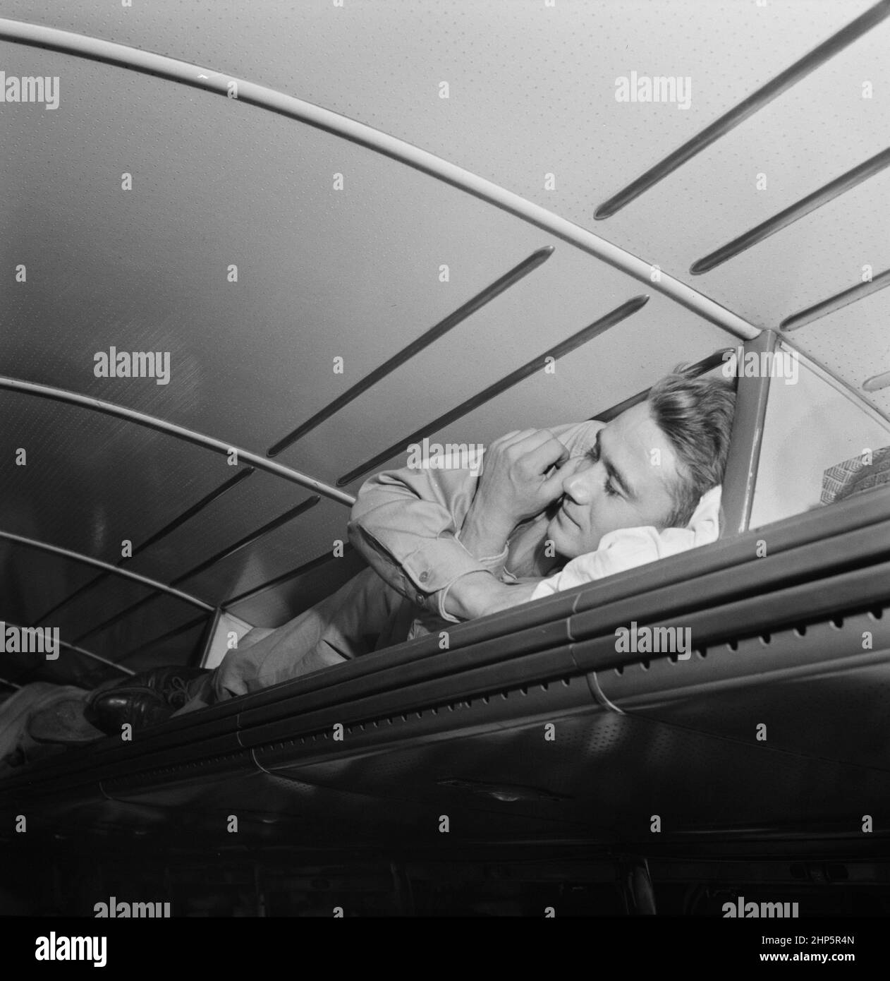 Greyhound bus 1940s hires stock photography and images Alamy