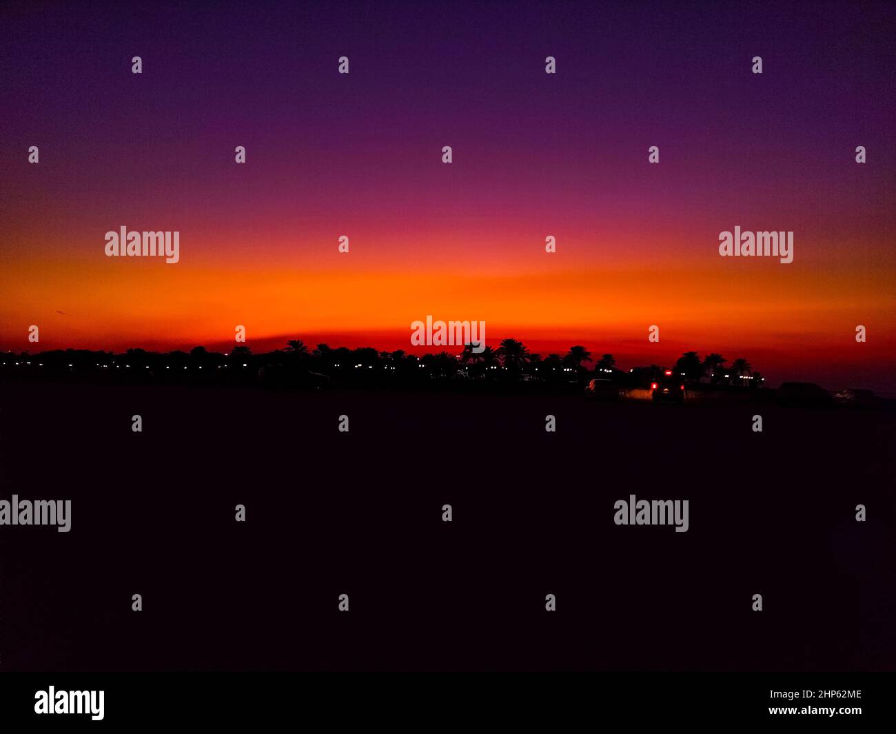Beautiful shot dark sunset hi-res stock photography and images - Alamy
