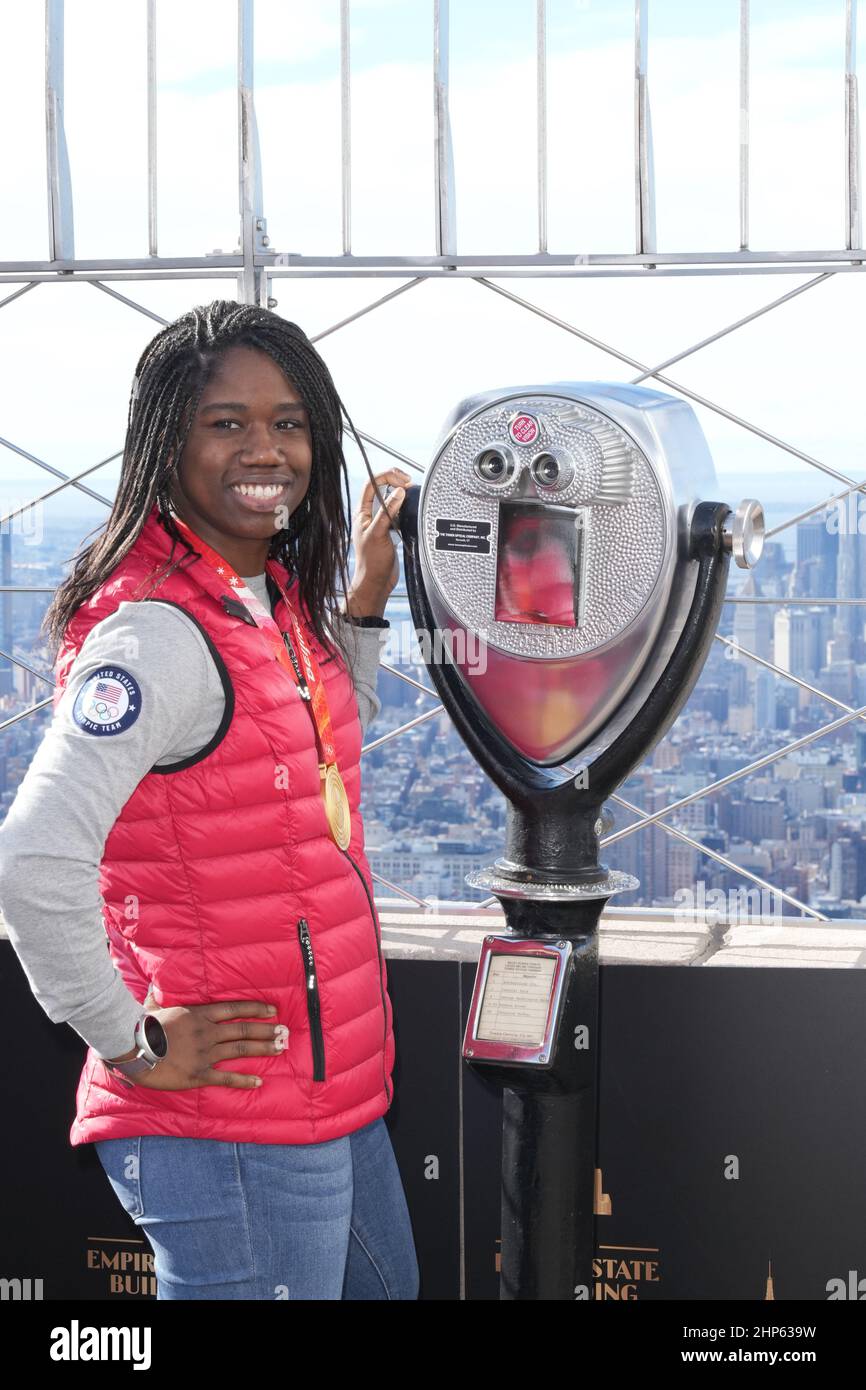 New York, United States. 18th Feb, 2022. Gold Medalist Erin Jackson of the United States visits the Empire State Building.Erin won speed skating women's 500-meter race at the 2022 Winter Olympics. Erin Jackson, first Black woman to win Olympic gold in speed skating (Photo by John Nacion/SOPA Images/Sipa USA) Credit: Sipa USA/Alamy Live News Stock Photo