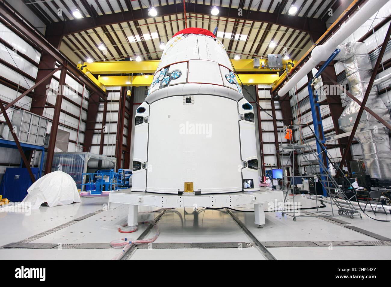 The Space Exploration Technologies, or SpaceX, Dragon spacecraft with ...