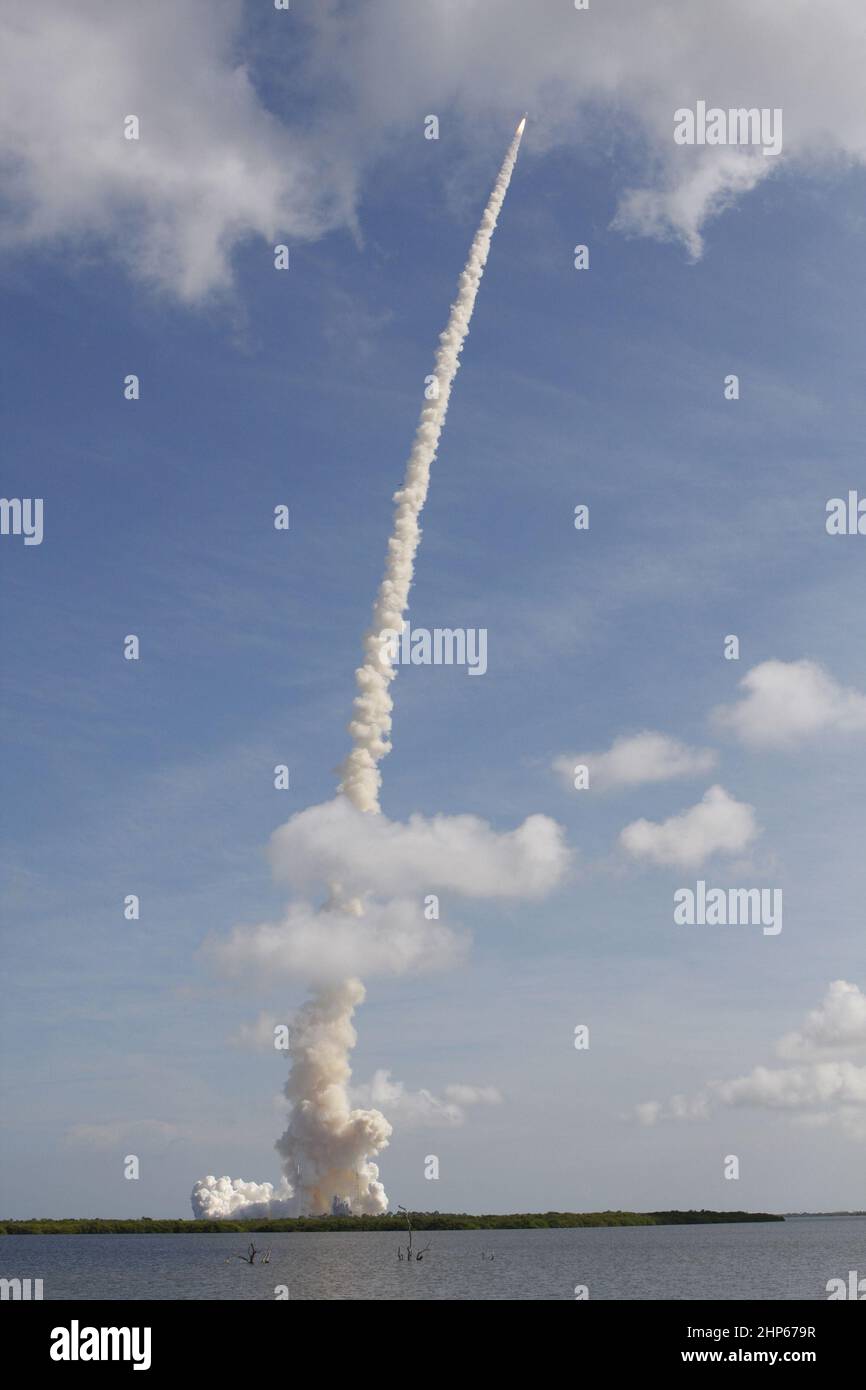 With more than 12 times the thrust produced by a Boeing 747 jet aircraft, the Constellation Program's Ares I-X test rocket roars off Launch Complex 39B at NASA's Kennedy Space Center in Florida ca. 2009 Stock Photo