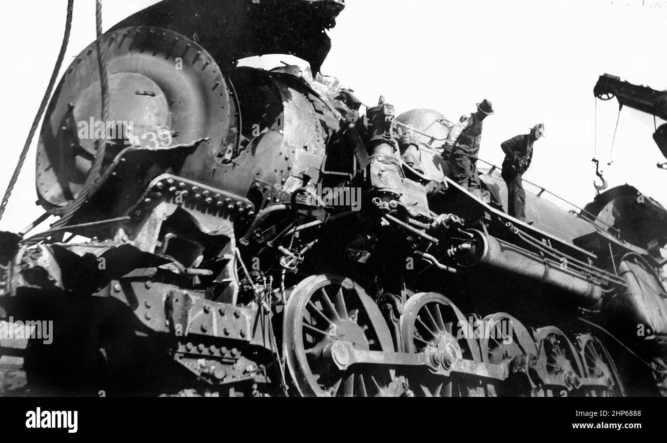 Train crash 1920s hi-res stock photography and images - Alamy