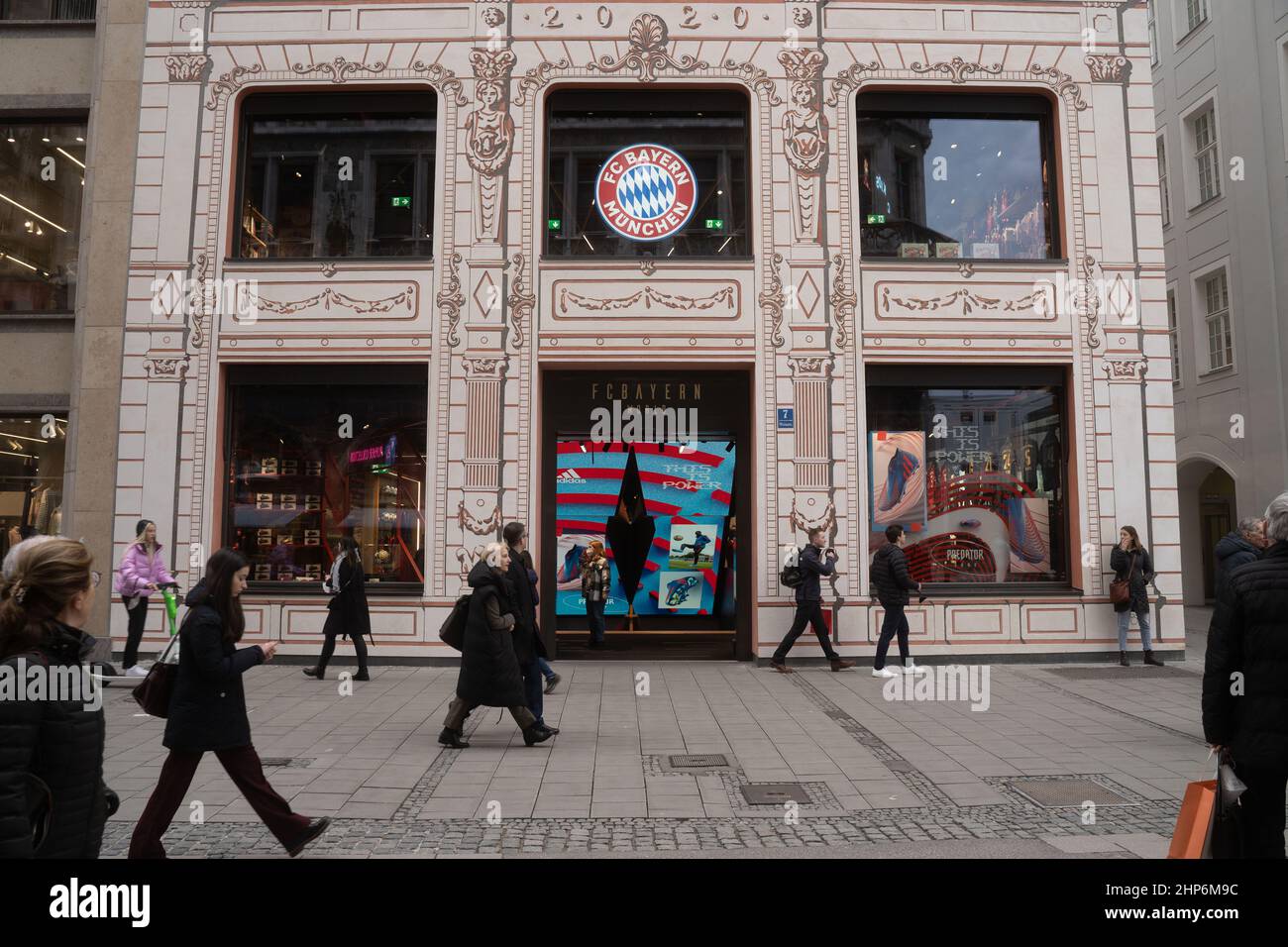 Munich, Germany. 19th Feb, 2022. FC Bayern Muenchen Fan shop in the city center of Munich, Germany on the 19th of February 2022. The seven-day incidence is at 1415 and covid-19 protection laws are slowly being eased. (Photo by Alexander Pohl/Sipa USA) Credit: Sipa USA/Alamy Live News Stock Photo