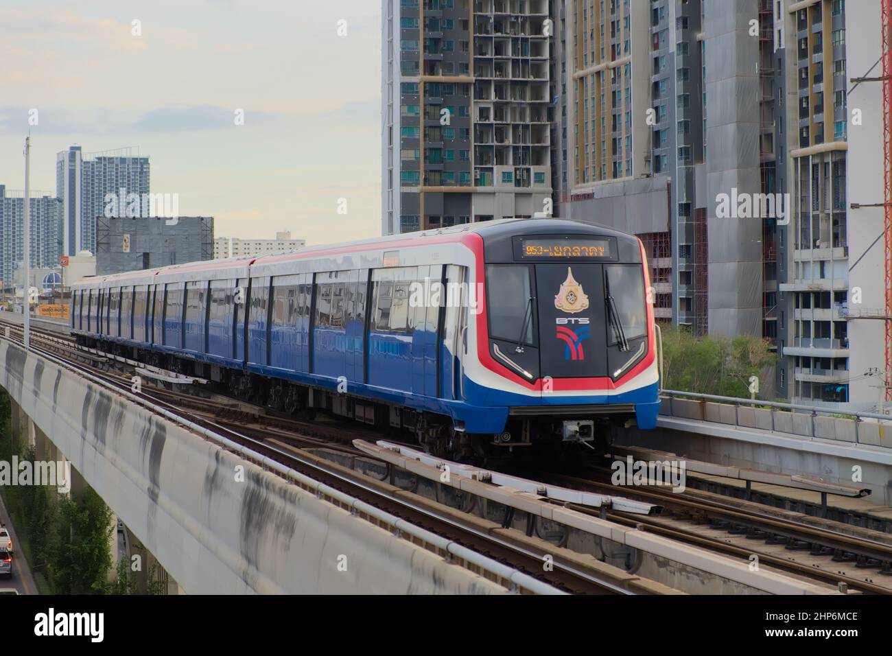 Bangkok Thailand Aug 19 2019 Bts Sky Train On Cityscape In Daytime Bangkok Thailand Aug 19 2019 Bts Sky Train On Cityscape In Daytime