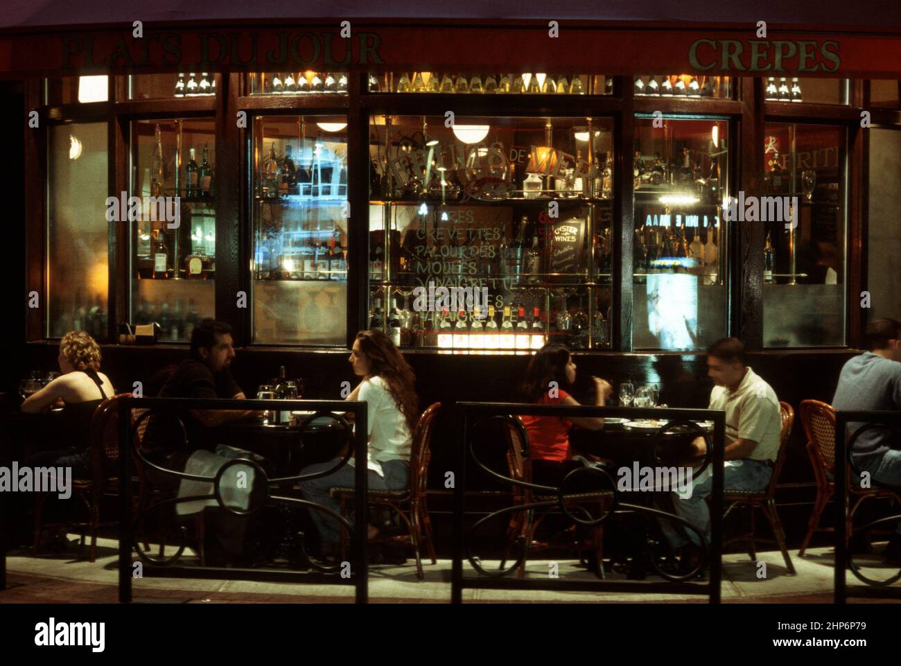 Outdoor dining at Night in Bethesda, MD ca. July 2002 Stock Photo Alamy