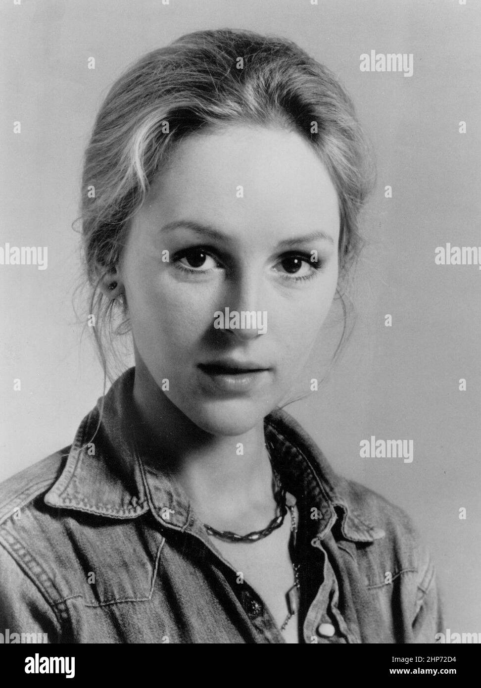 Taganrogda intim xizmatlar Kuzgi ormonda chiroyli yalangoch qiz