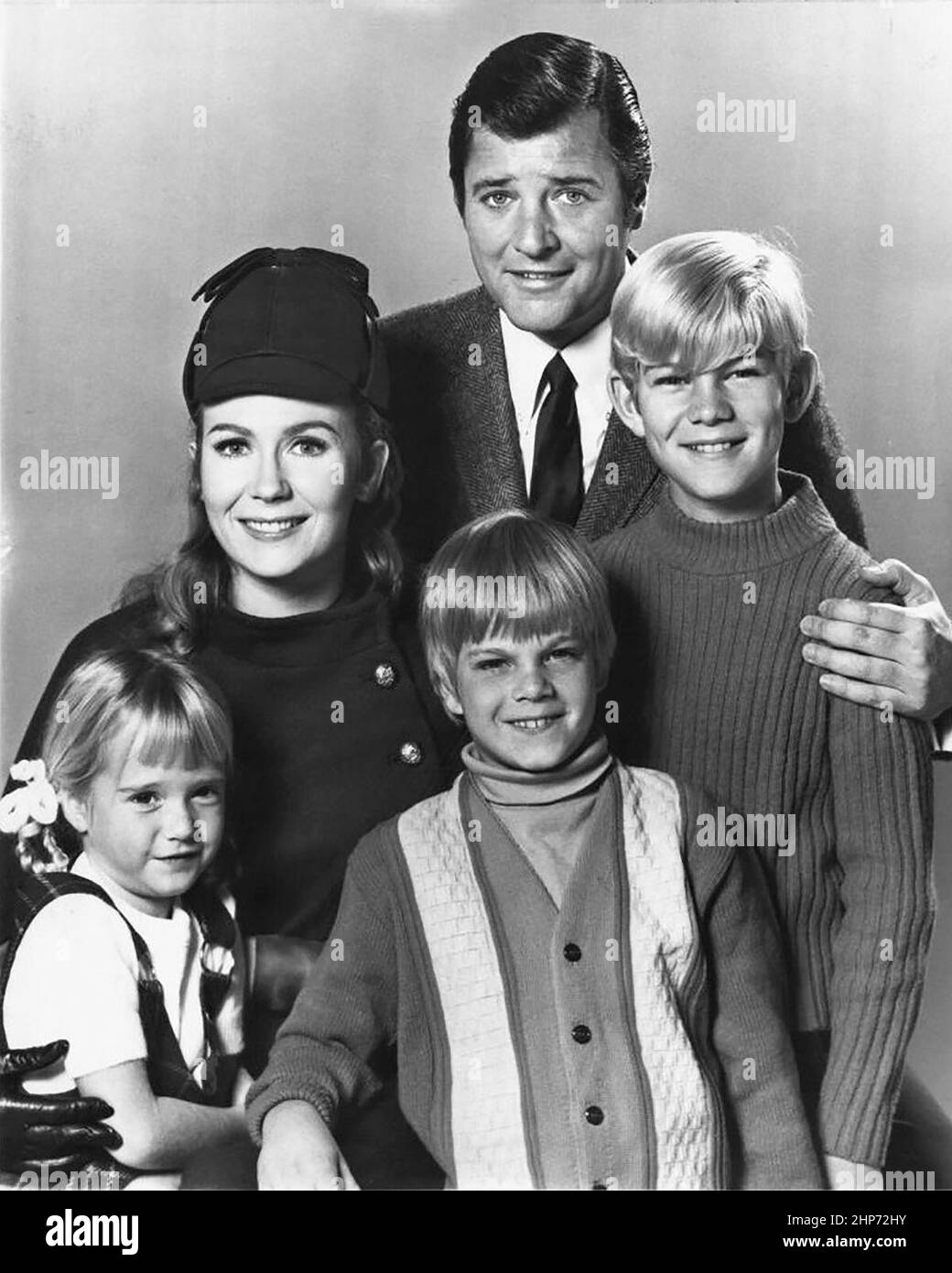Publicity photo of (clockwise from top) Richard Long, David Doremus, Trent Lehman, Kim Richards and Juliet Mills promoting the January 21, 1971 premiere of the television series Nanny and the Professor Stock Photo