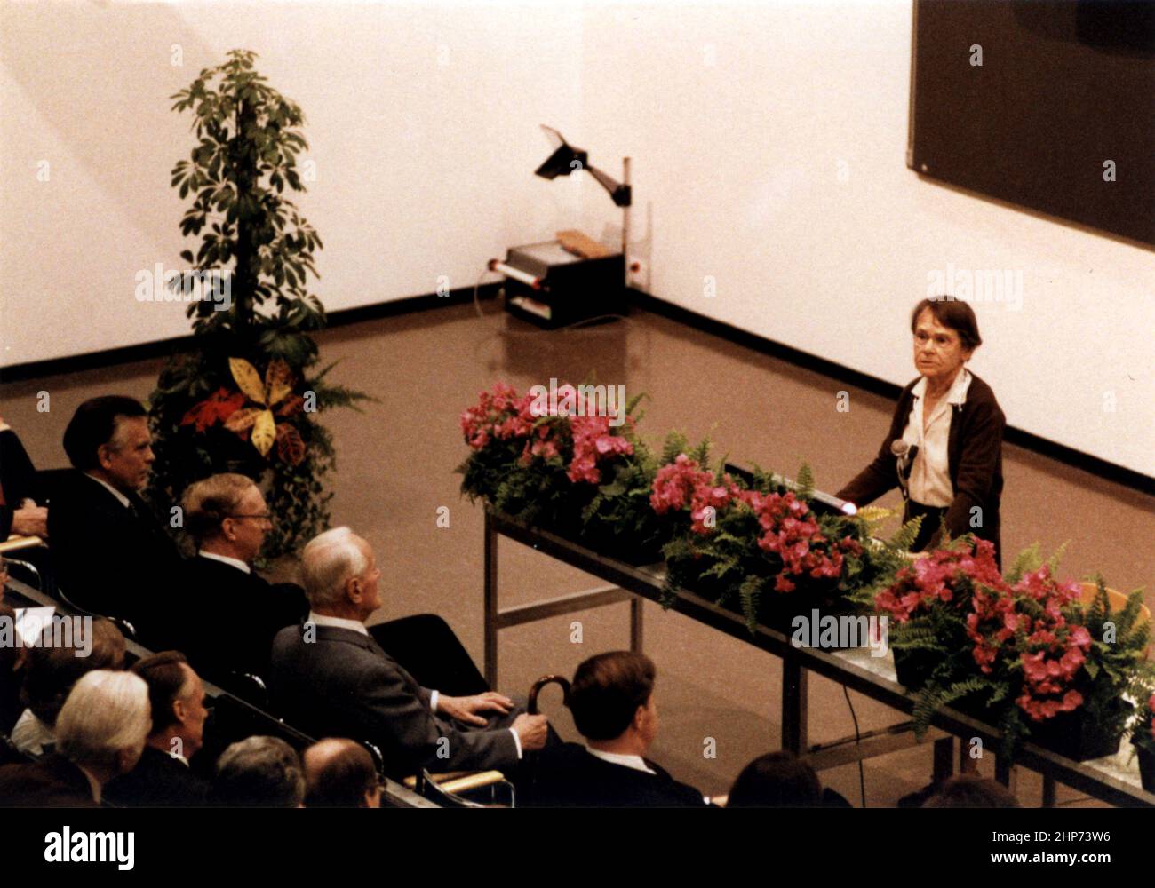 McClintock giving her Nobel Lecture at Karolinska Institute in Stockholm during the week of the Nobel Prize ceremony. ca.  8 December 1983 Stock Photo