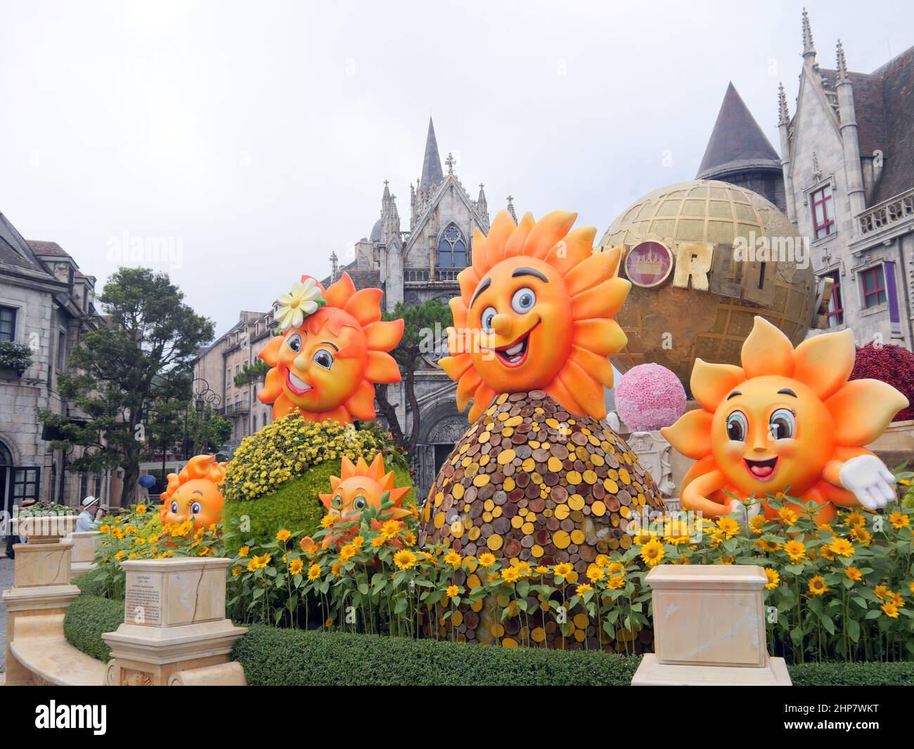 Da Nang, Vietnam - April 12, 2021: Sun world welcome sign in the French village in Ba Na Hills, a famous theme park in Central Vietnam Stock Photo