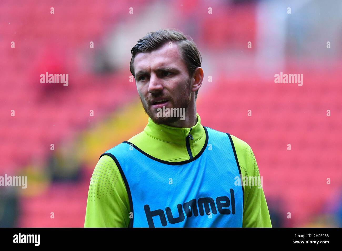 LONDON, UK. FEB 19TH   Alex Gilbey of Charlton warming up before the Sky Bet League 1 match between Charlton Athletic and Oxford United at The Valley, London on Saturday 19th February 2022. (Credit: Ivan Yordanov | MI News) Stock Photo