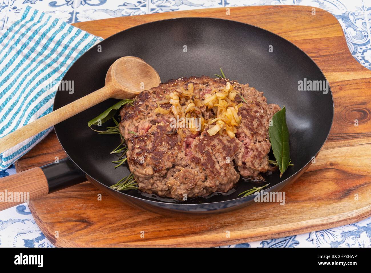 Minced Shallot Pan Hi res Stock Photography And Images Alamy minced-shallot-pan-hi-res-stock-photography-and-images-alamy