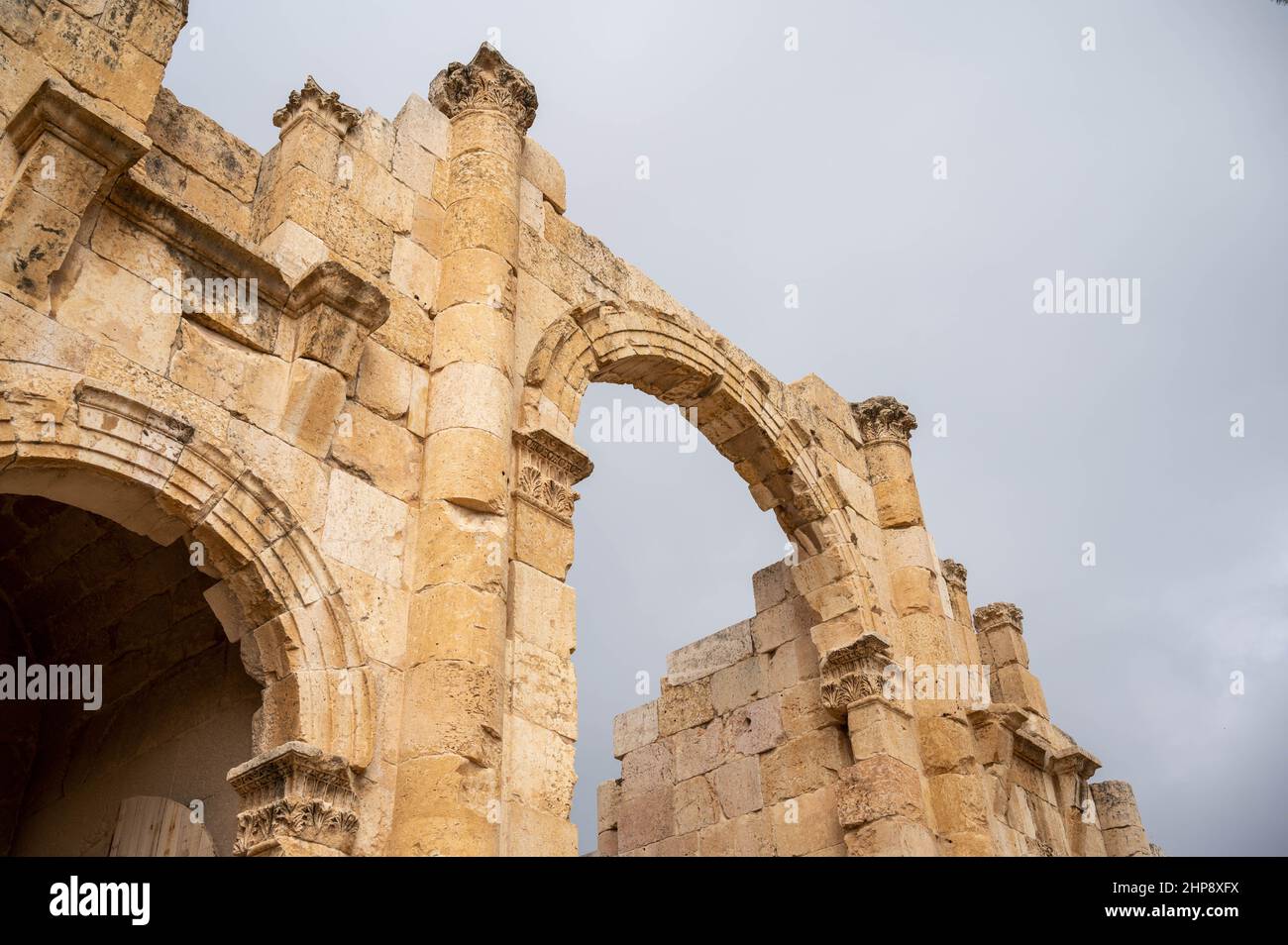 Arch of Hadrian, Jerash Roman ruins, Jordan Stock Photo