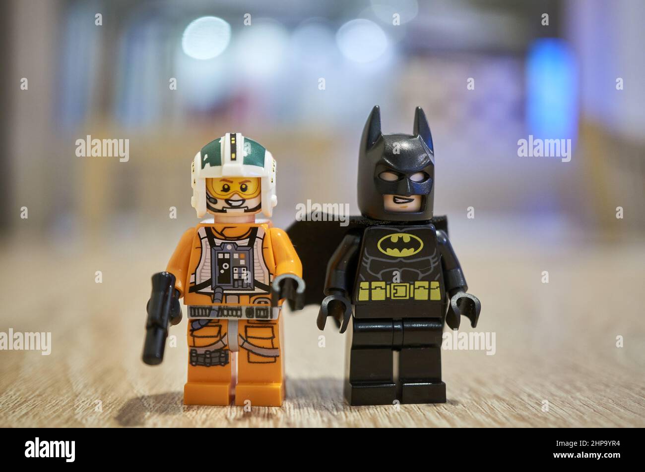 Coringa Minifigure - Fotografias de stock e mais imagens de Batman -  Trabalho conhecido - Batman - Trabalho conhecido, Estatueta, Minifigura Lego  - iStock