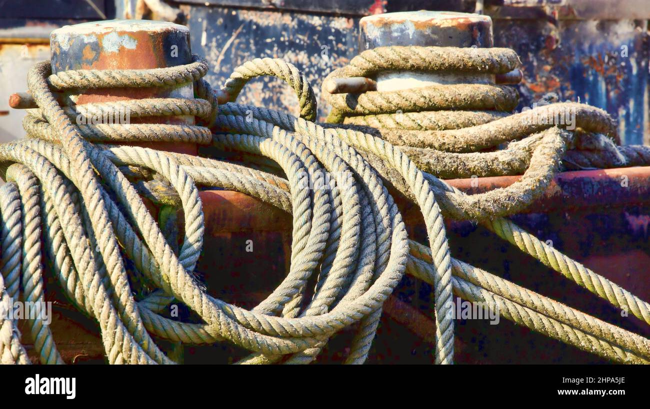 Rope cable pile hi-res stock photography and images - Alamy