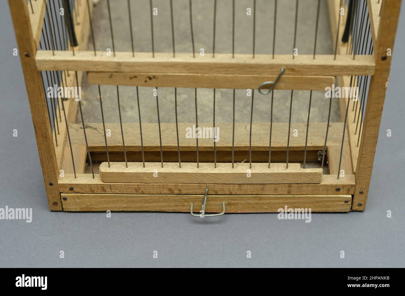 Curated visual reference: Avian Cage Broad Latching Systems Reference: Cage Door Latch Hi Res Stock Photography And Images