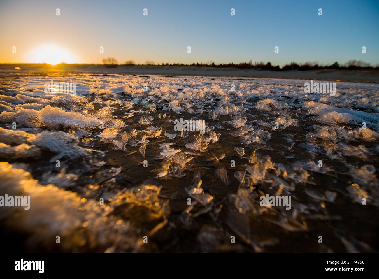 Broken glass shards beach hi-res stock photography and images - Alamy