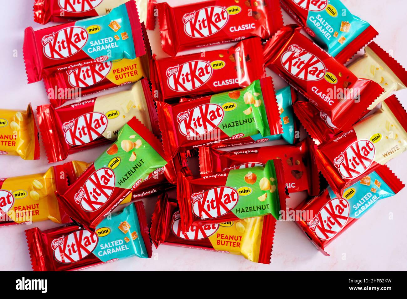Mini kitkat hi-res stock photography and images - Alamy