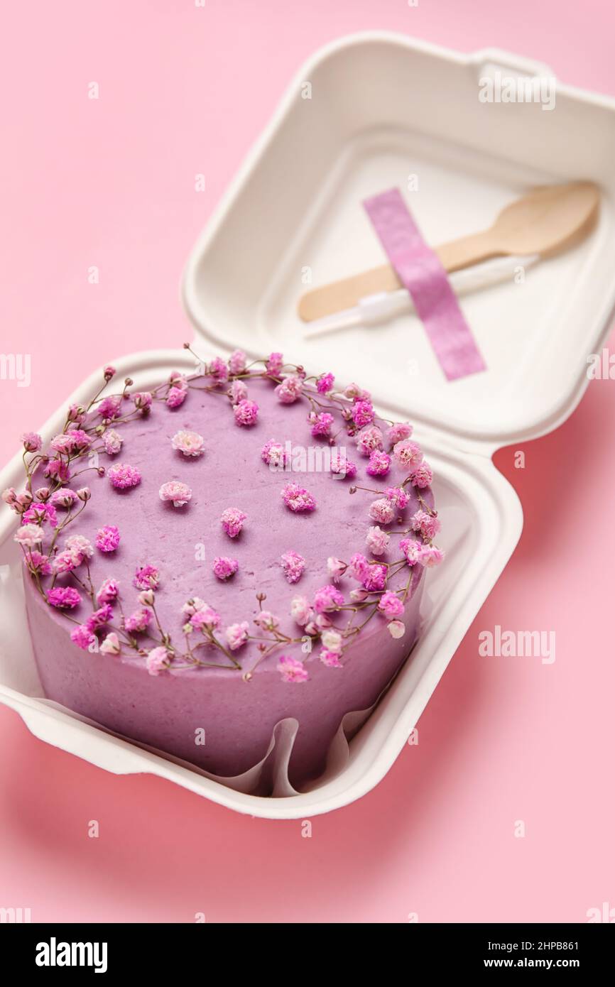 Pink lunch box hi-res stock photography and images - Alamy