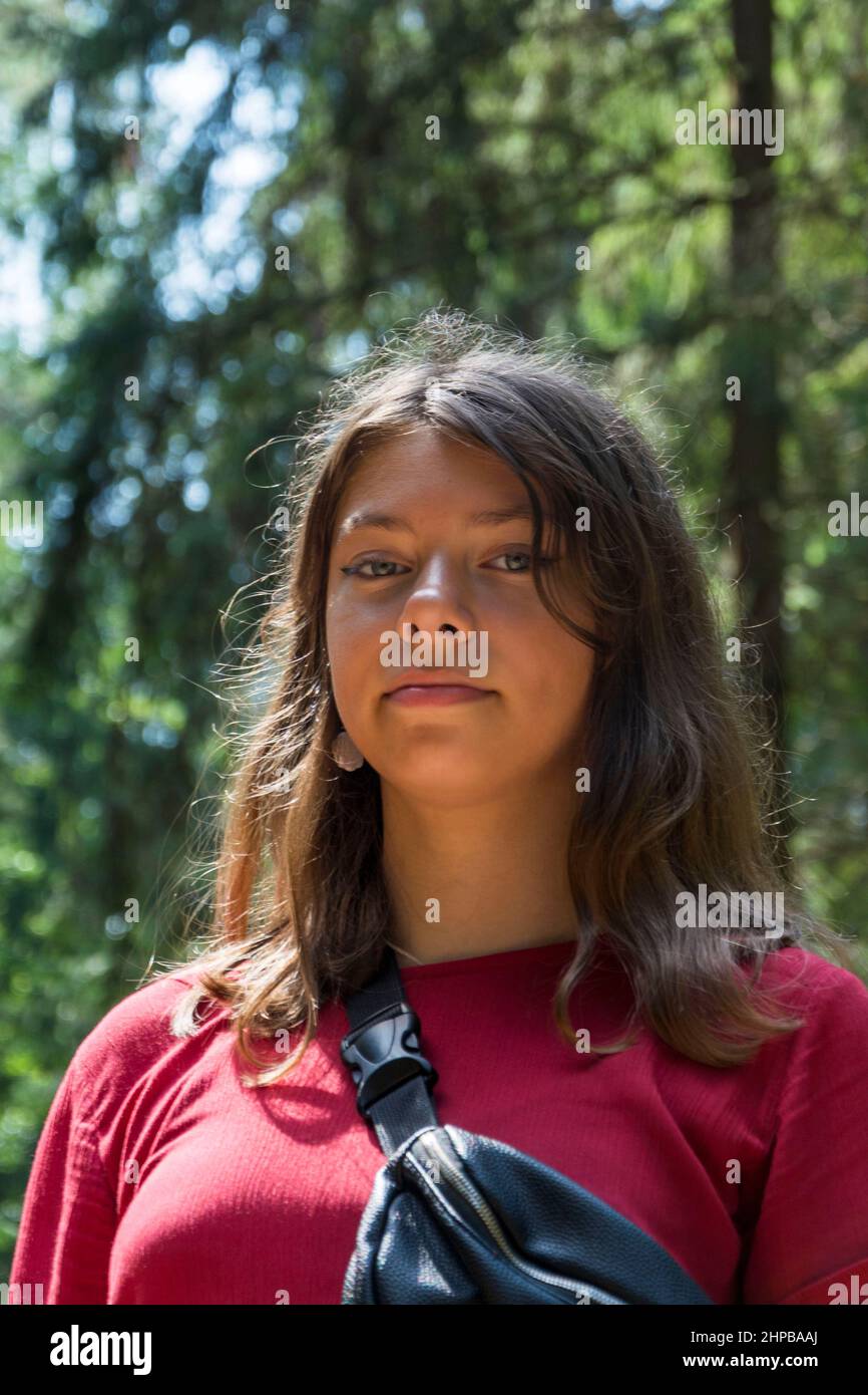 Burgundy dress teenager 2025