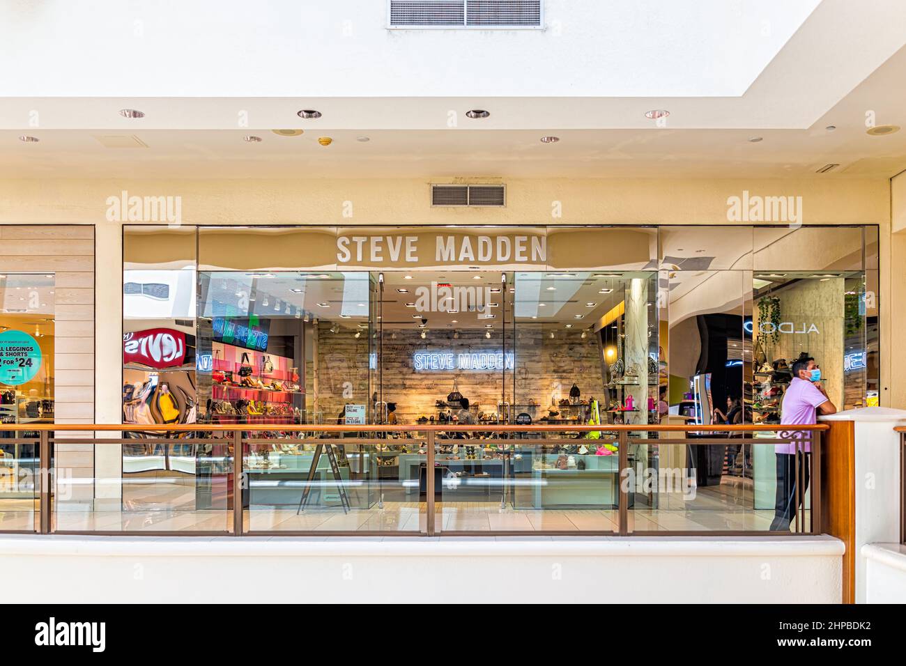 Steve madden shoes hi-res stock photography and images - Alamy