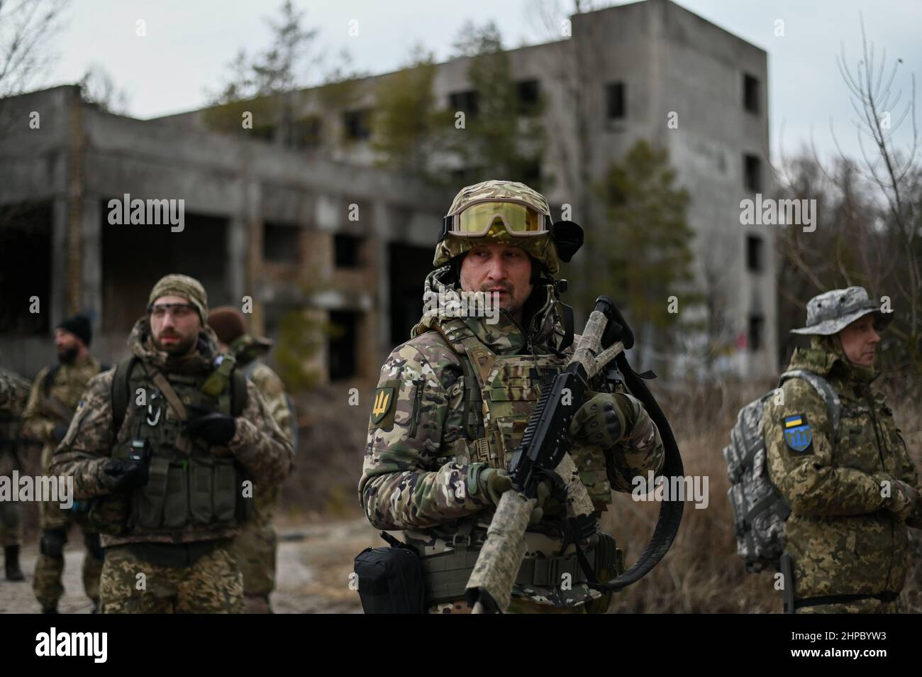 Ukrainian civilian volunteers and reservists of the Kyiv Territorial ...