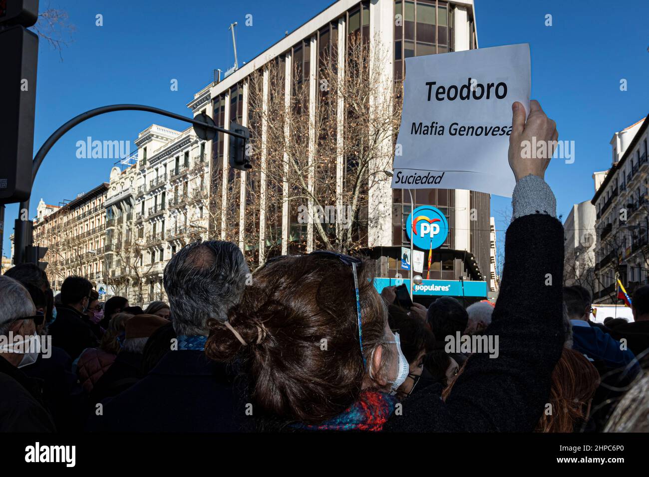 Madrid, Spain. 20th Feb, 2022. Demonstration at the national headquarters of the Partido Popular (PP) in favor of the president of the Community of Madrid and against the party's leader, Pablo Casado, due to the open leadership crisis between the two. © ABEL F. ROS/Alamy Live News Stock Photo