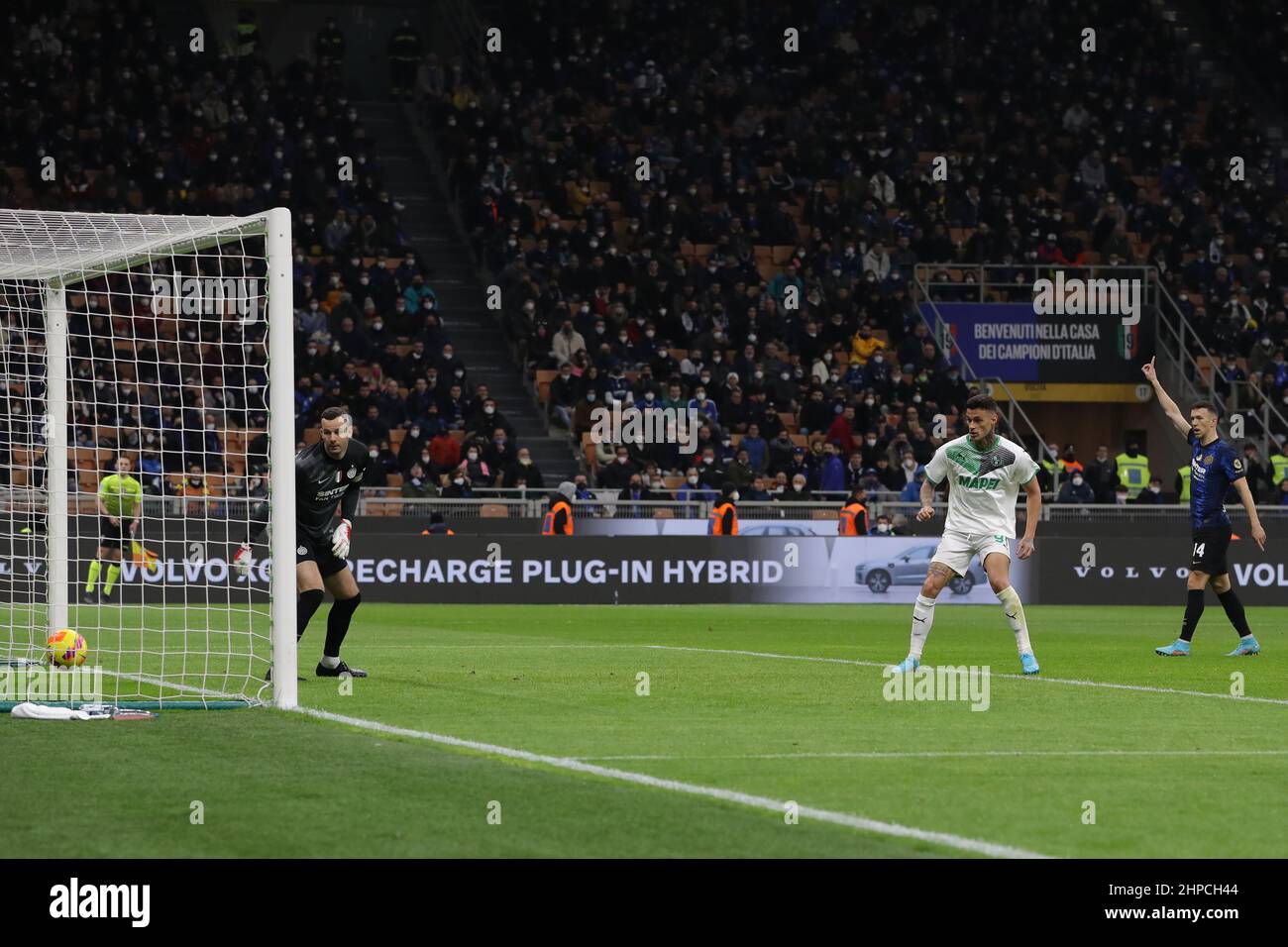 Sport football action ball arm side sport hi-res stock photography and ...