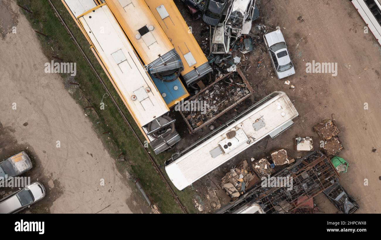 Car wreck old trash group hi-res stock photography and images - Alamy