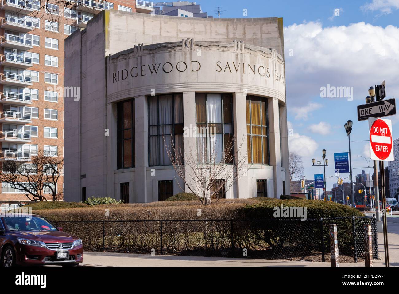 Ridgewood Savings Bank branch in Forest HIlls, Queens, at the corner of Queens Blvd. and 70th Rd. in New York Stock Photo