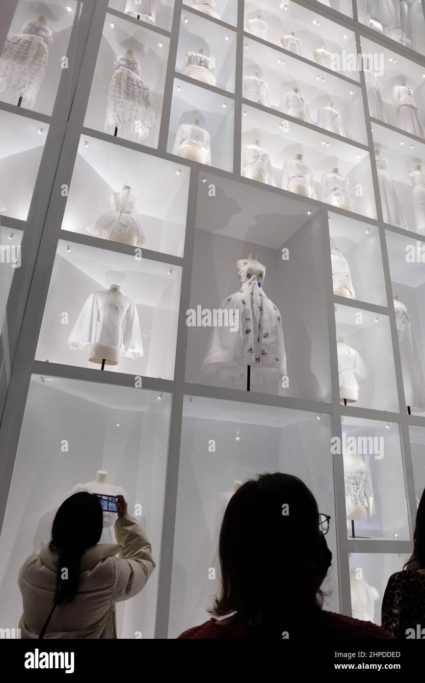 christian dior designer of dreams exhibit brooklyn museum 2022 Stock