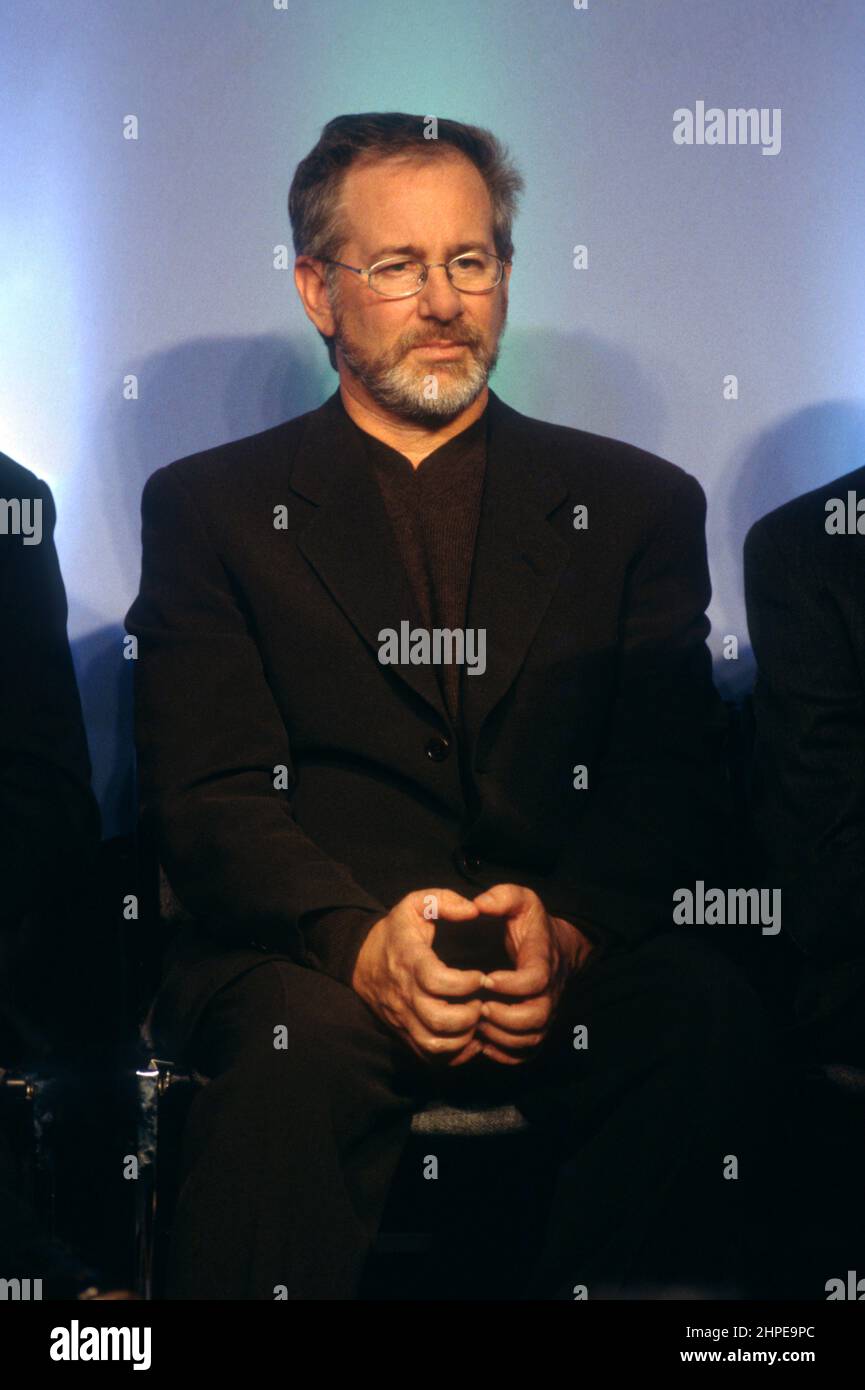 Movie producer Steven Spielberg listens to Vice President Al Gore during the unveiling of the Starbright World Network, during an event at the Children's National Medical Center, October 30, 1997 in Washington, D.C. Starbright World, an on-line computer network that enables seriously ill children to meet, play and verbally communicate with one another. Stock Photo