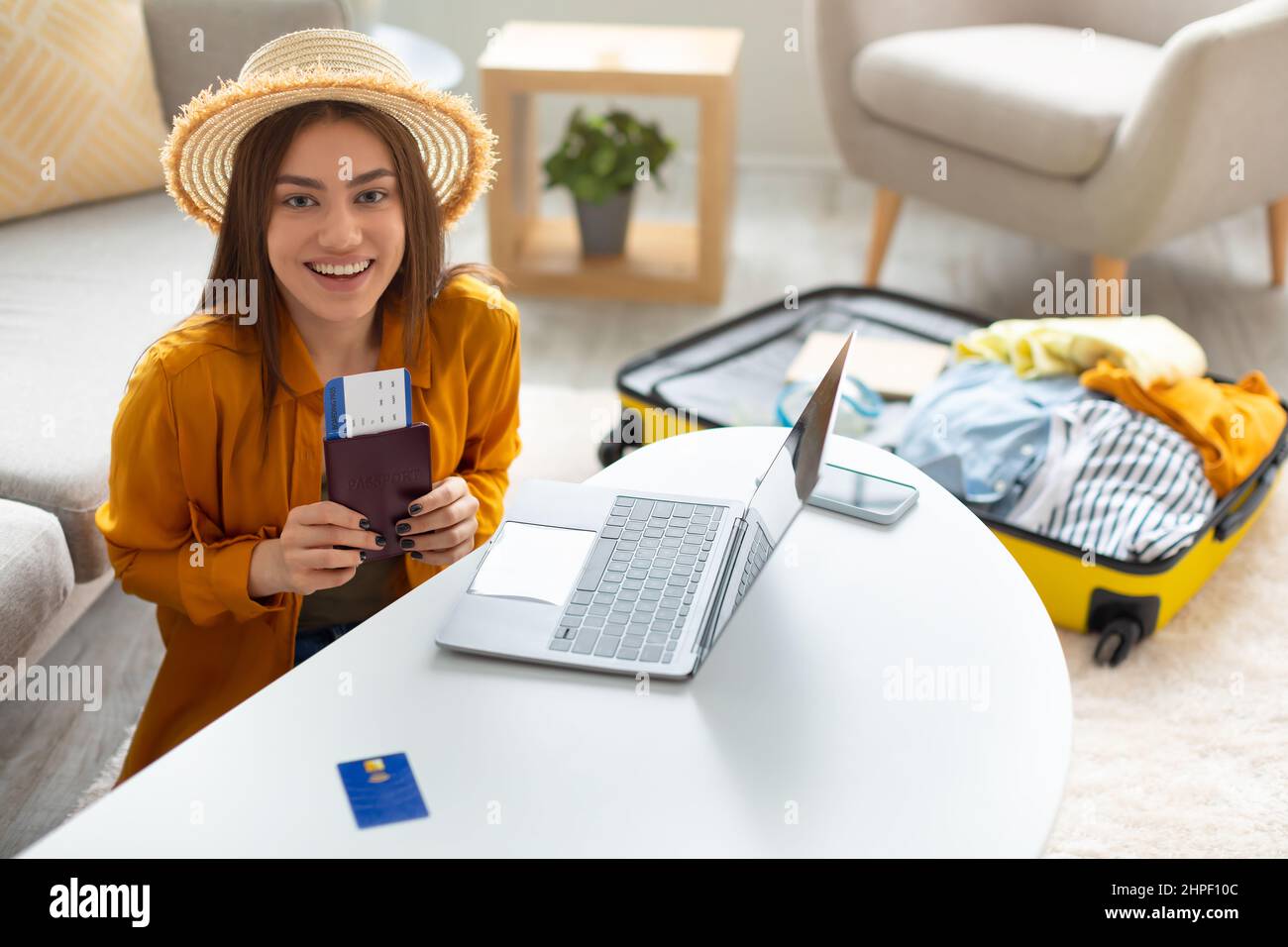 Ticket travel agency hi-res stock photography and images - Alamy