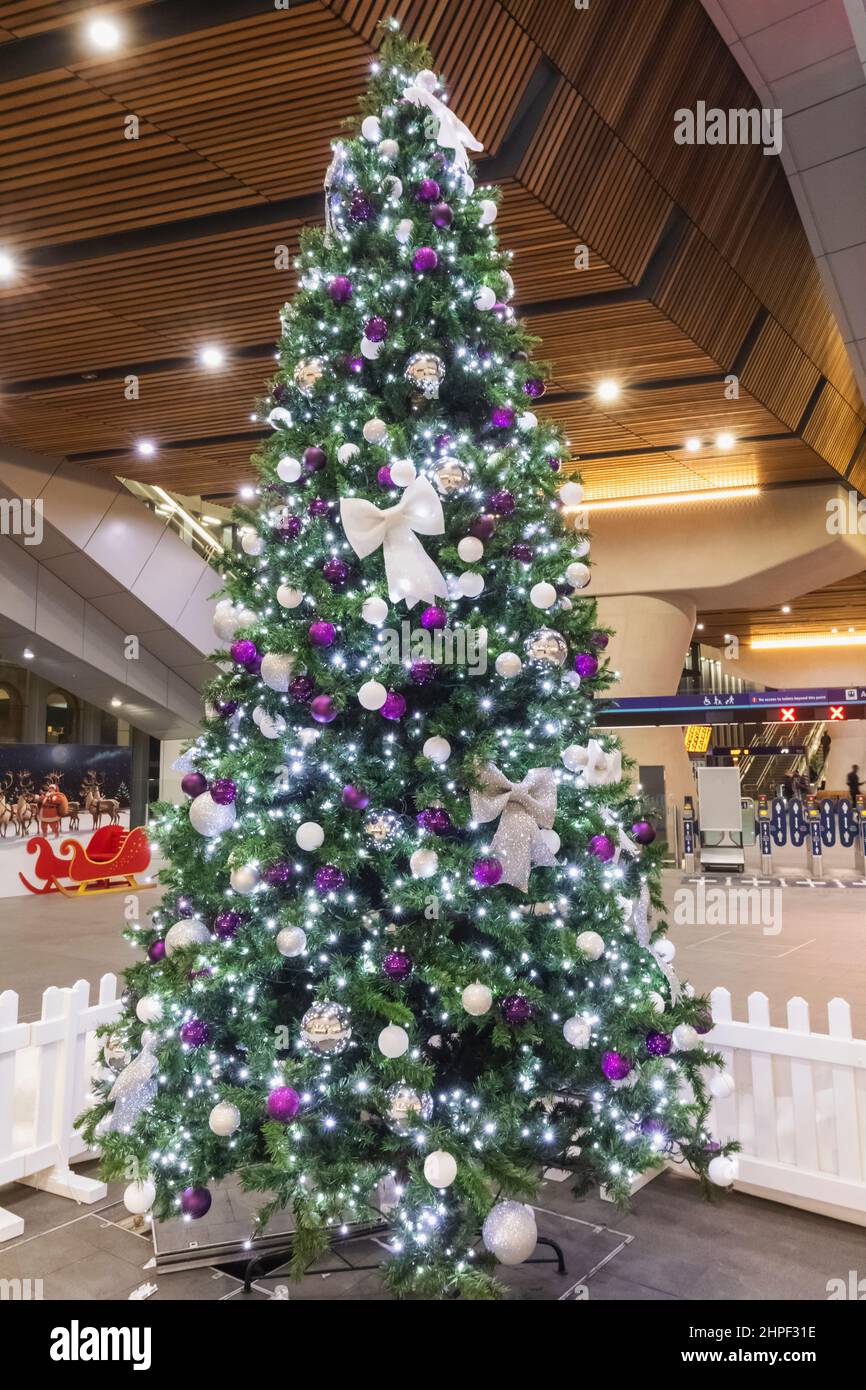 England, London, Southwark, London Bridge City, London Bridge Train