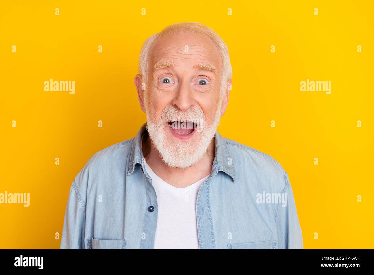 Grey haired old man shocked hi-res stock photography and images - Alamy