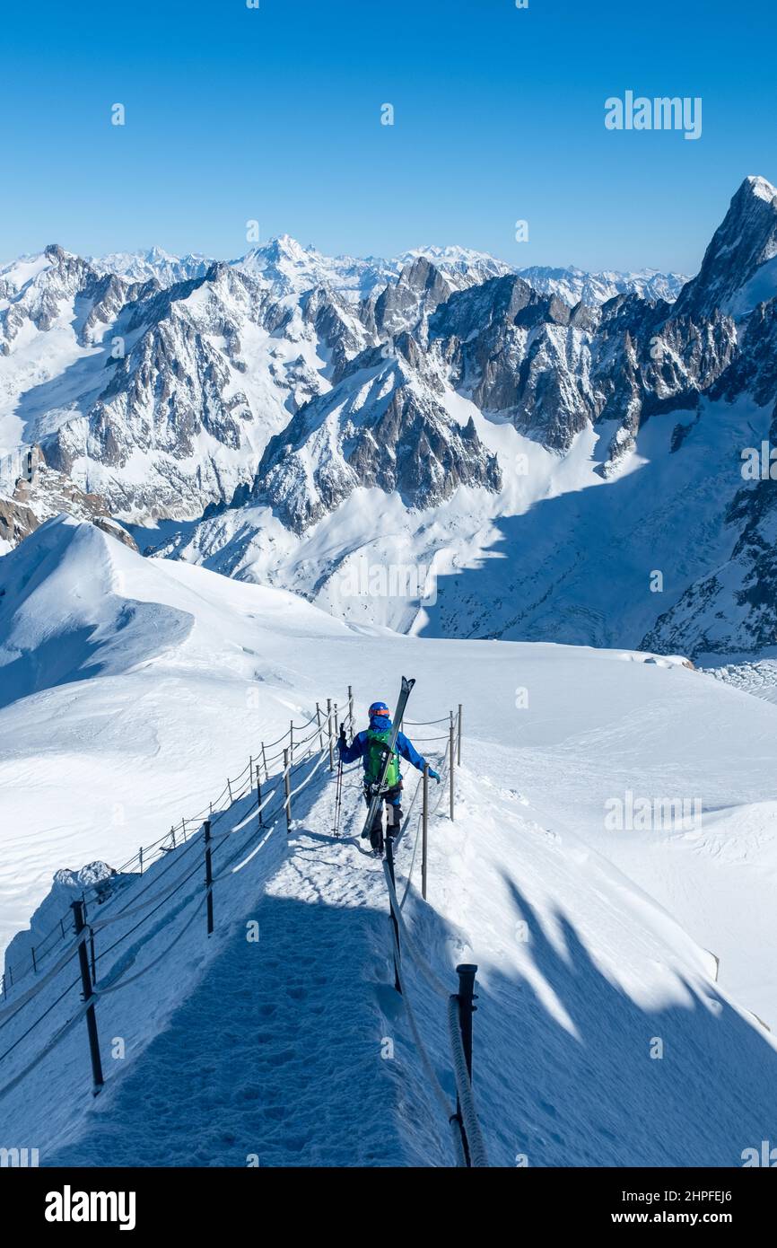 Aiguille du Midi ridge walk towards the Vallee Blanche starting point, Chamonix, France Stock