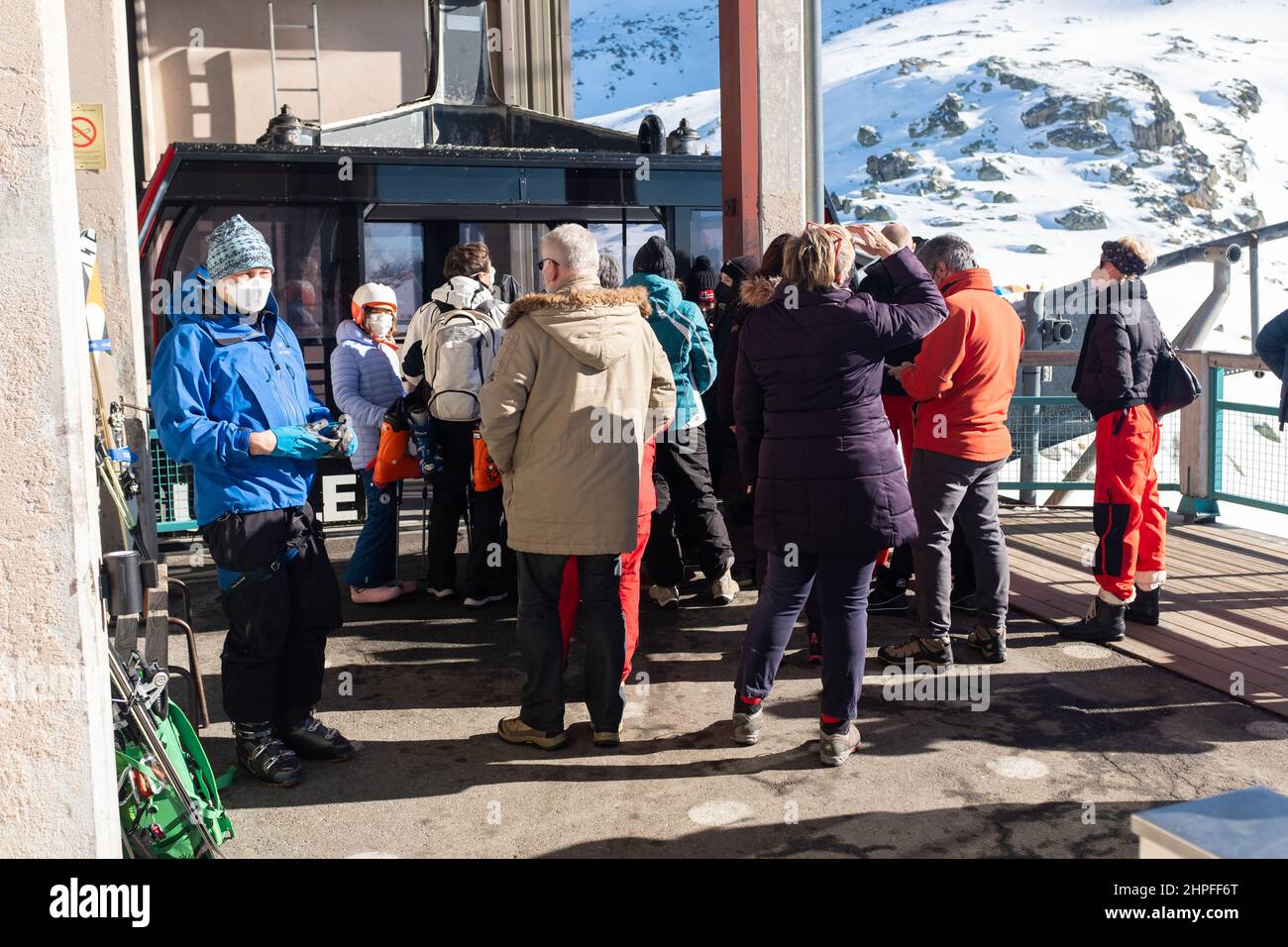 Aiguille du Midi cable car Stock Photo Alamy
