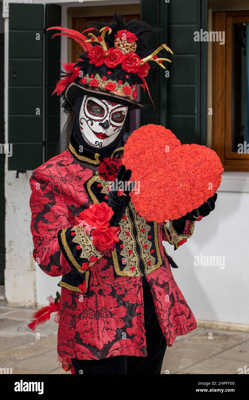 Venice, Italy. 21 February 2022. Colourful costumes at the Carnival in Venice. Photo: Vibrant Pictures/Alamy Live News Stock Photo