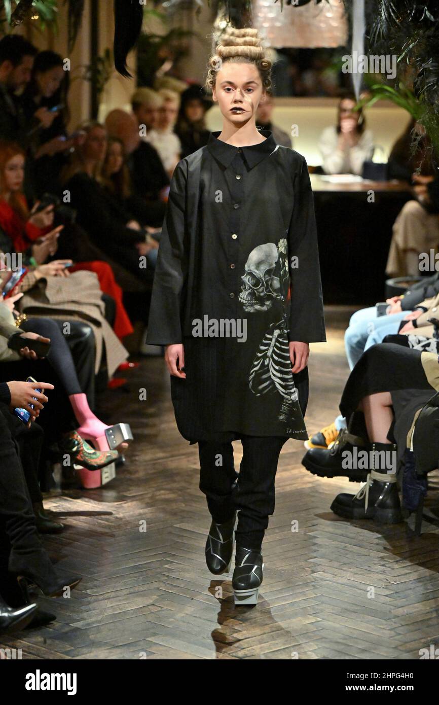 https://c8.alamy.com/comp/2HPG4H0/a-model-walks-on-the-runway-at-the-ia-london-fashion-show-during-fall-winter-2022-collections-fashion-show-at-london-fashion-week-in-london-uk-on-february-20-2022-photo-by-jonas-gustavssonsipa-usa-2HPG4H0.jpg