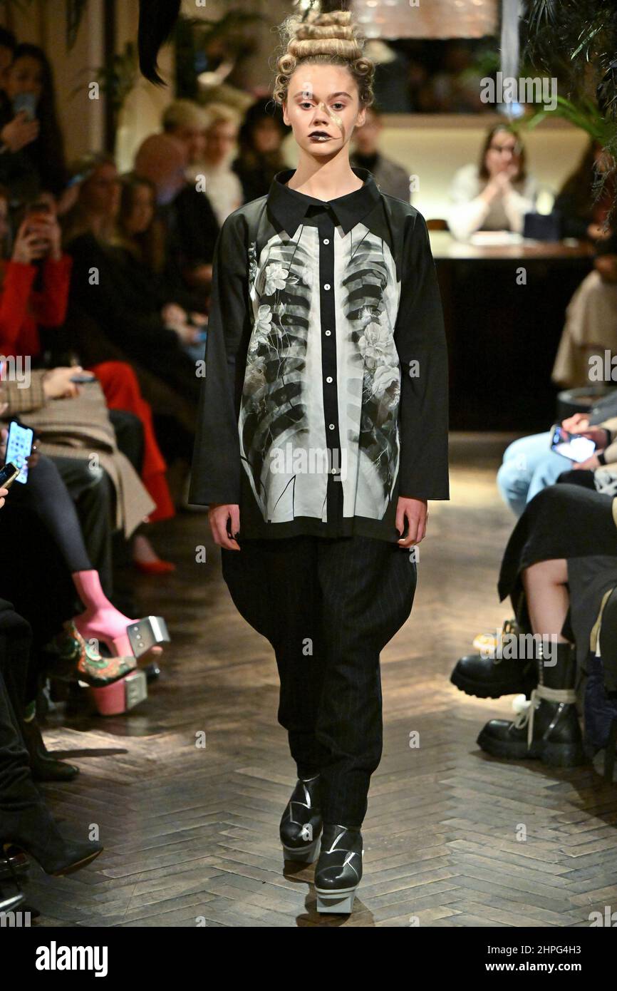 A model walks on the runway at the IA London fashion show during Fall  Winter 2022 Collections Fashion Show at London Fashion Week in London, UK  on February 20, 2022. (Photo by