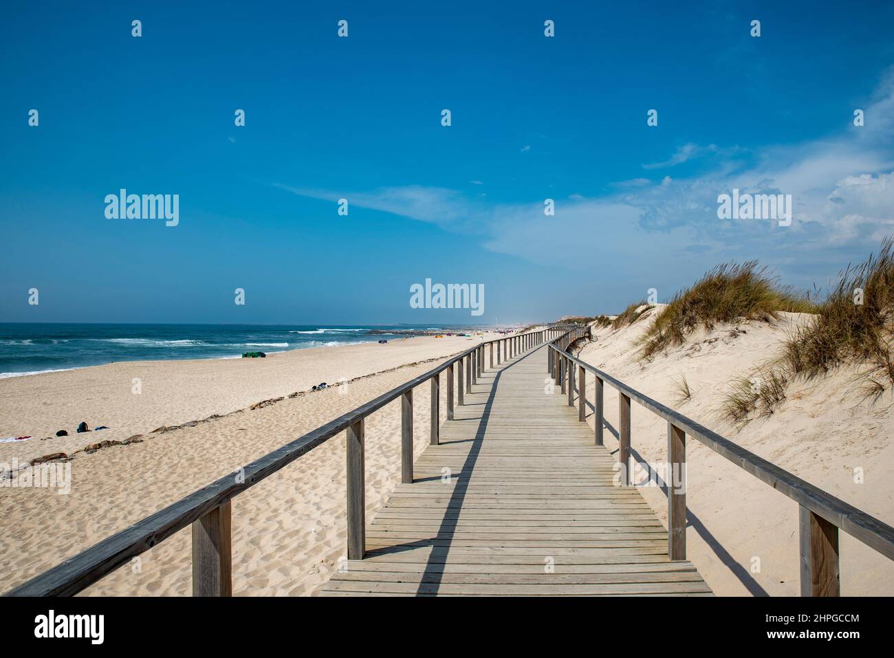 Beautiful view beach wooden path hi-res stock photography and images ...