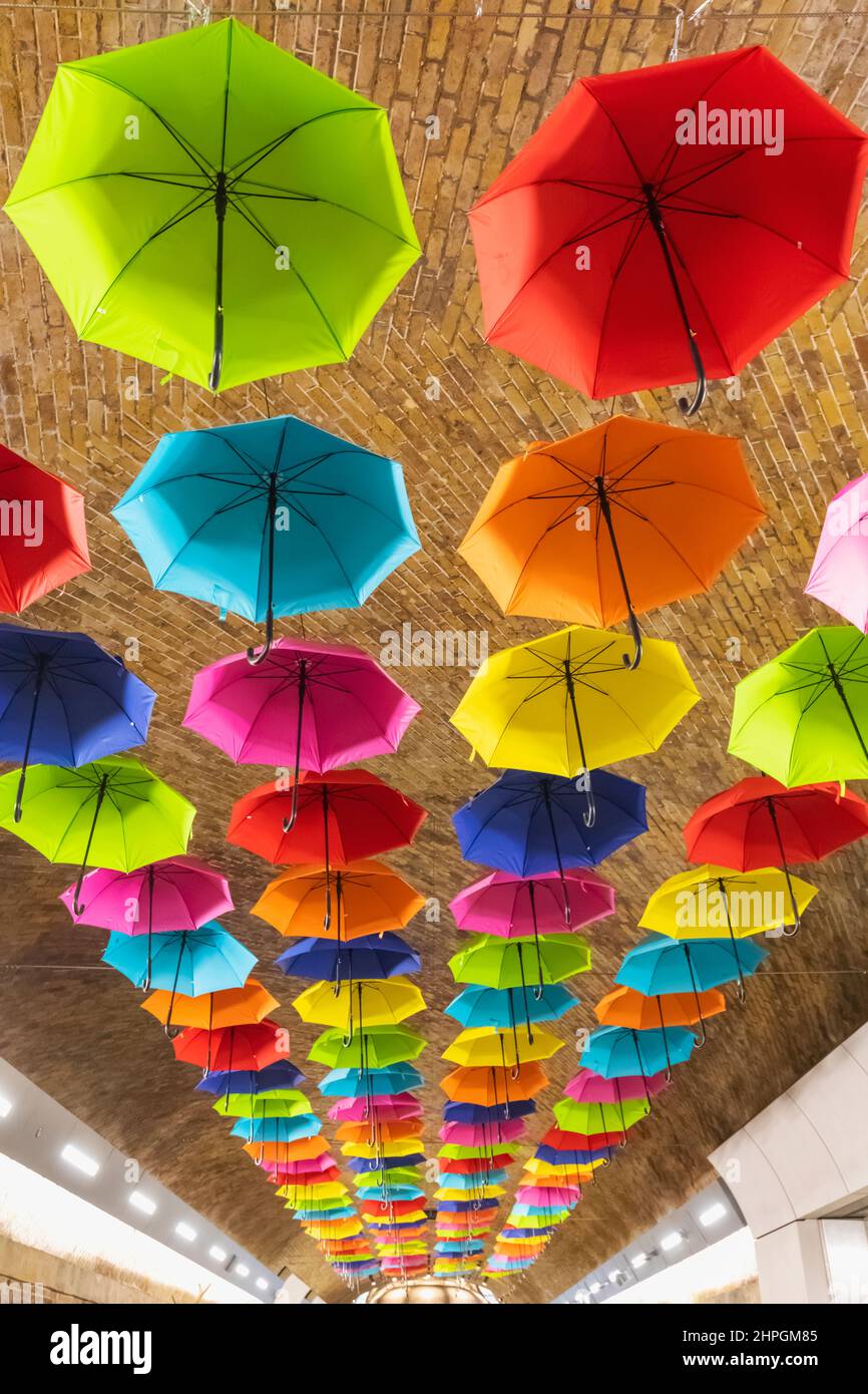 England, London, Southwark, London Bridge City, London Bridge Train