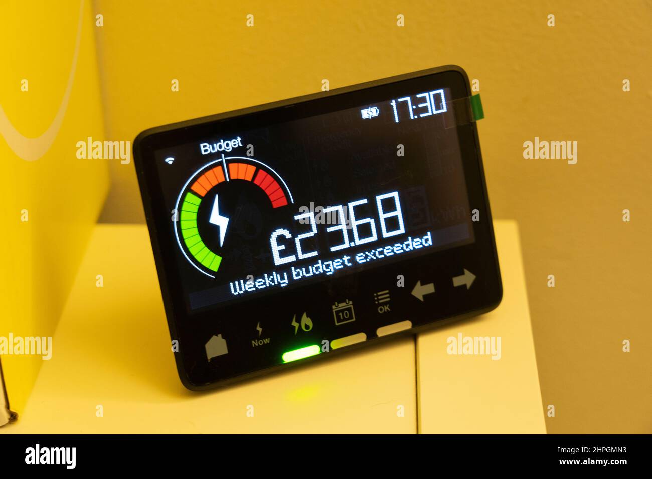 A smart energy meter measuring electricity usage and stating the weekly spend in British Pounds. England Stock Photo
