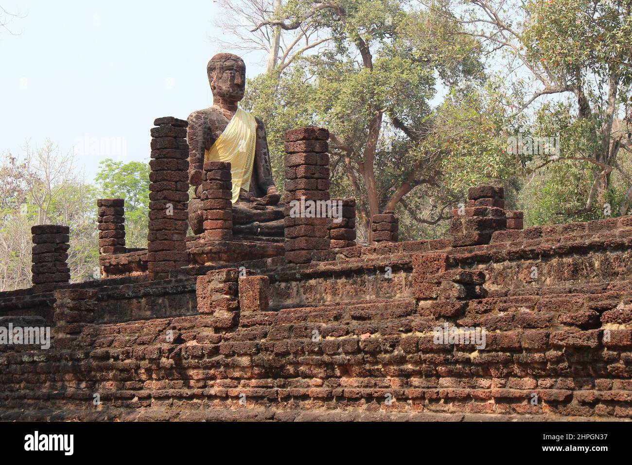 ruined buddhist temple (wat sing) in khamphaeng phet in thailand Stock Photo